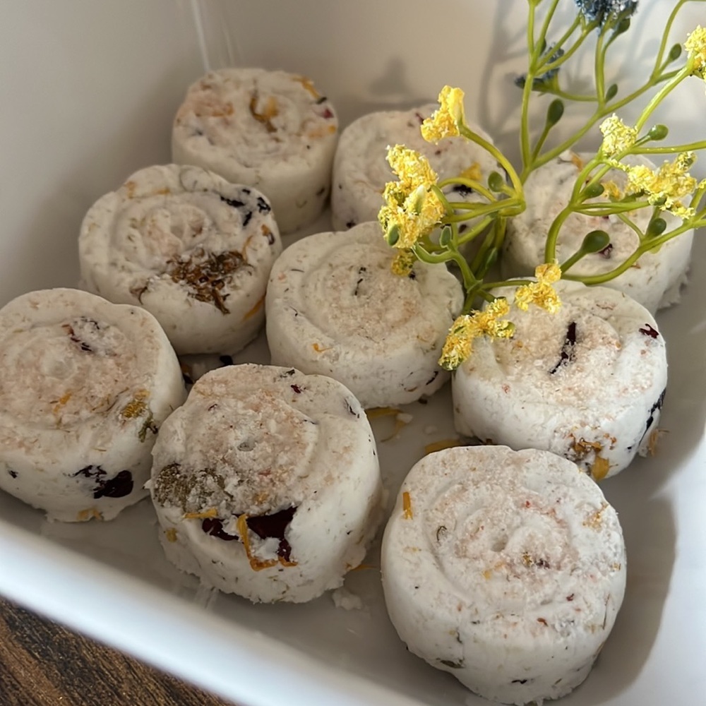 Handcrafted moisturizing patchouli sandalwood rose dried floral bath bombs - Picture 2 of 4